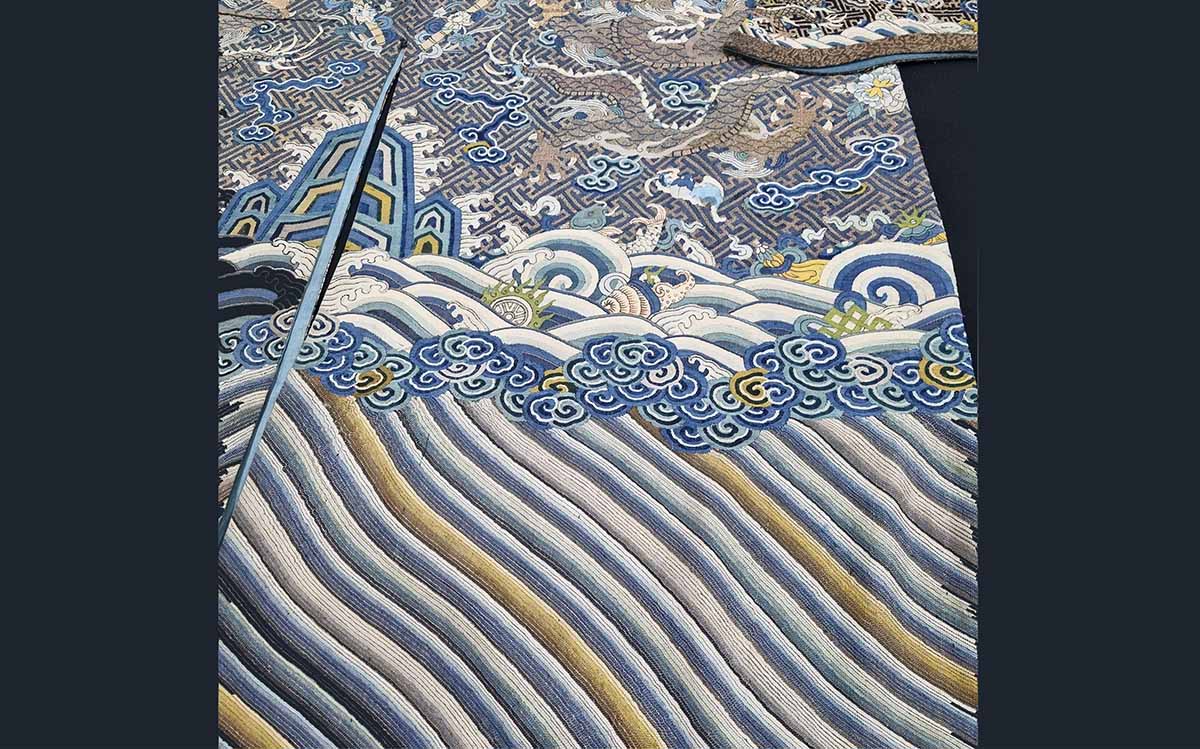 Holman Hawes Collection- Chinese textiles image
