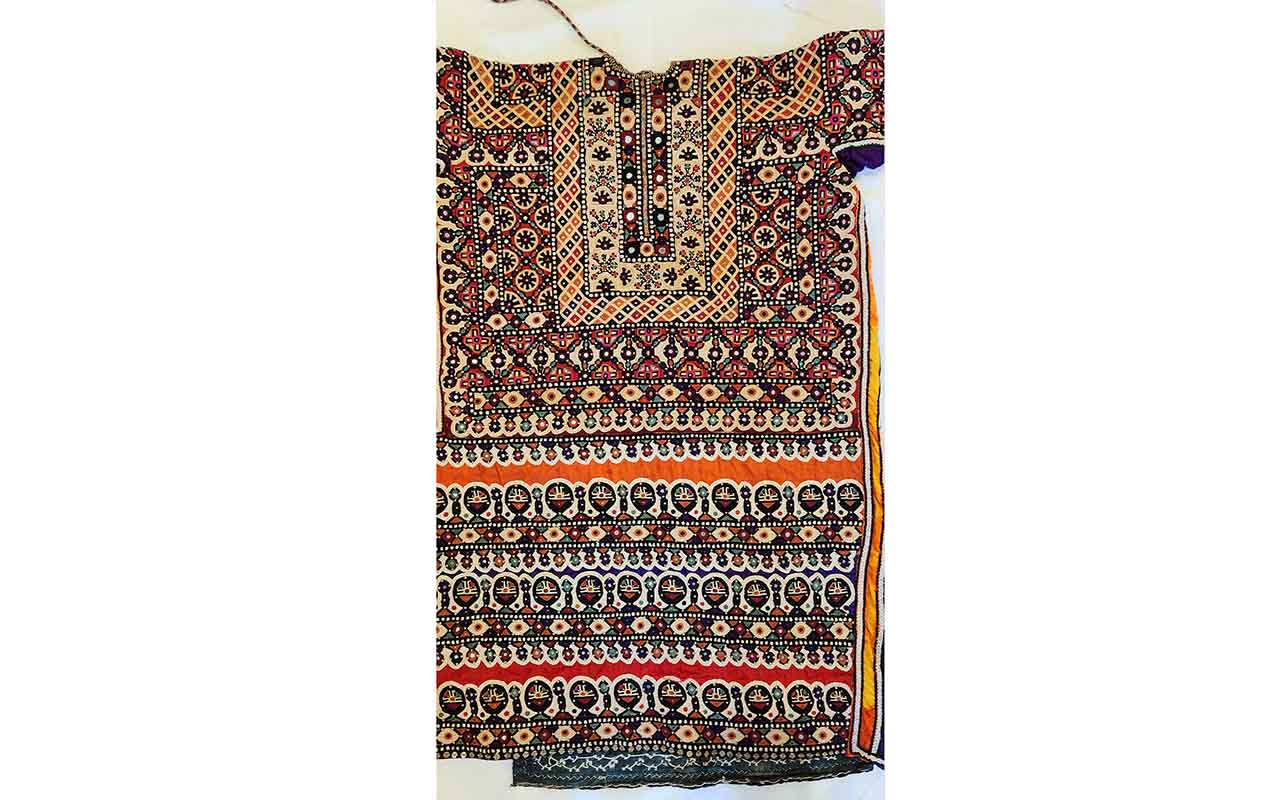 Holman Hawes Collection- Tribal textiles image