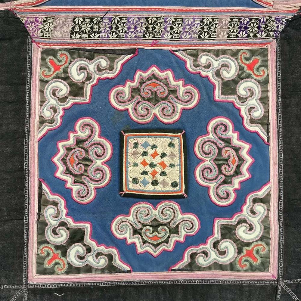 Holman Hawes Textile Collection - Gallery textiles