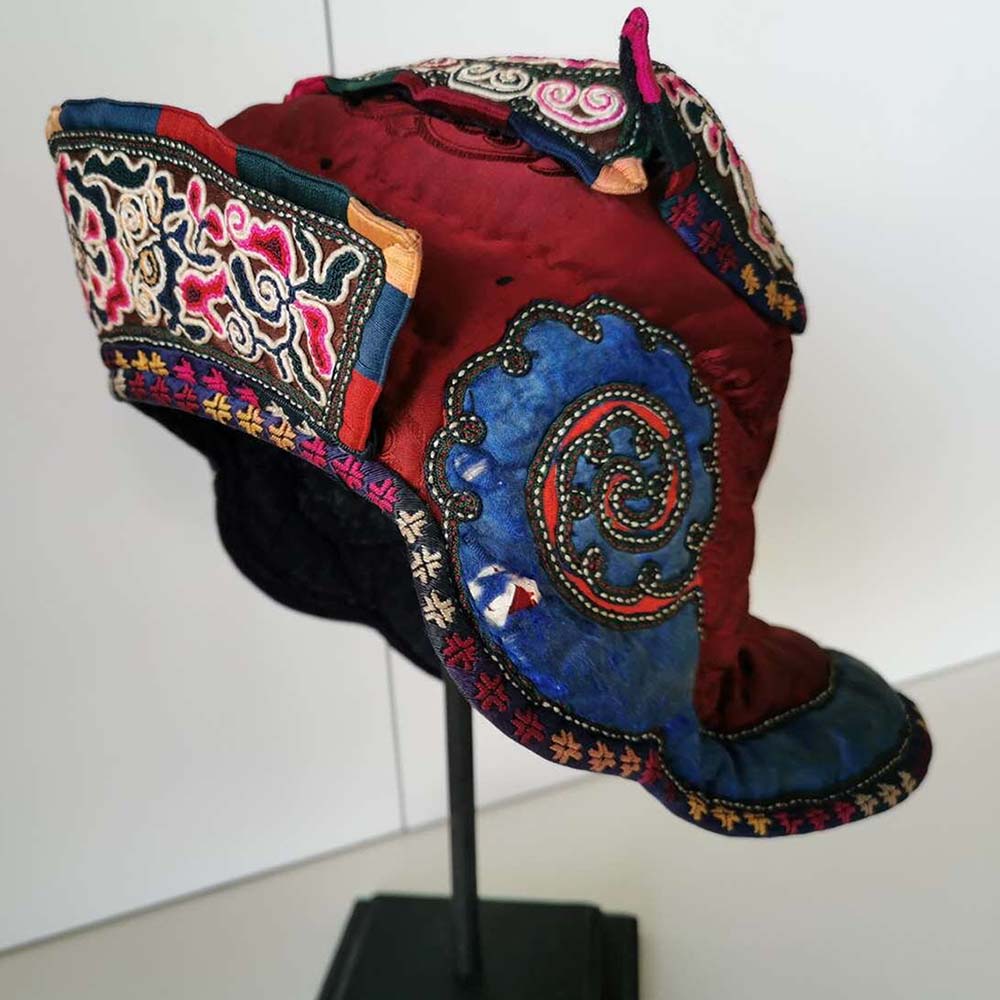 Holman Hawes Textile Collection - Gallery textiles