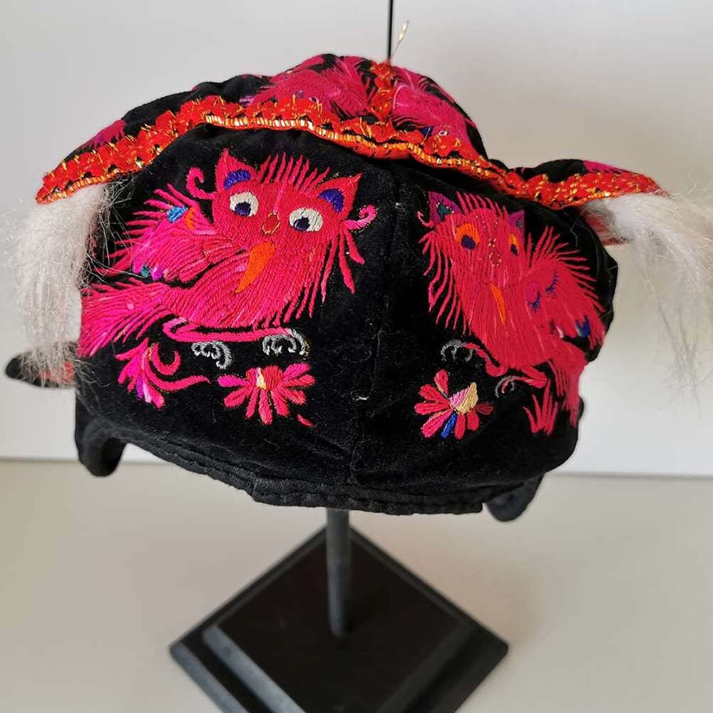 Holman Hawes Textile Collection - Gallery textiles