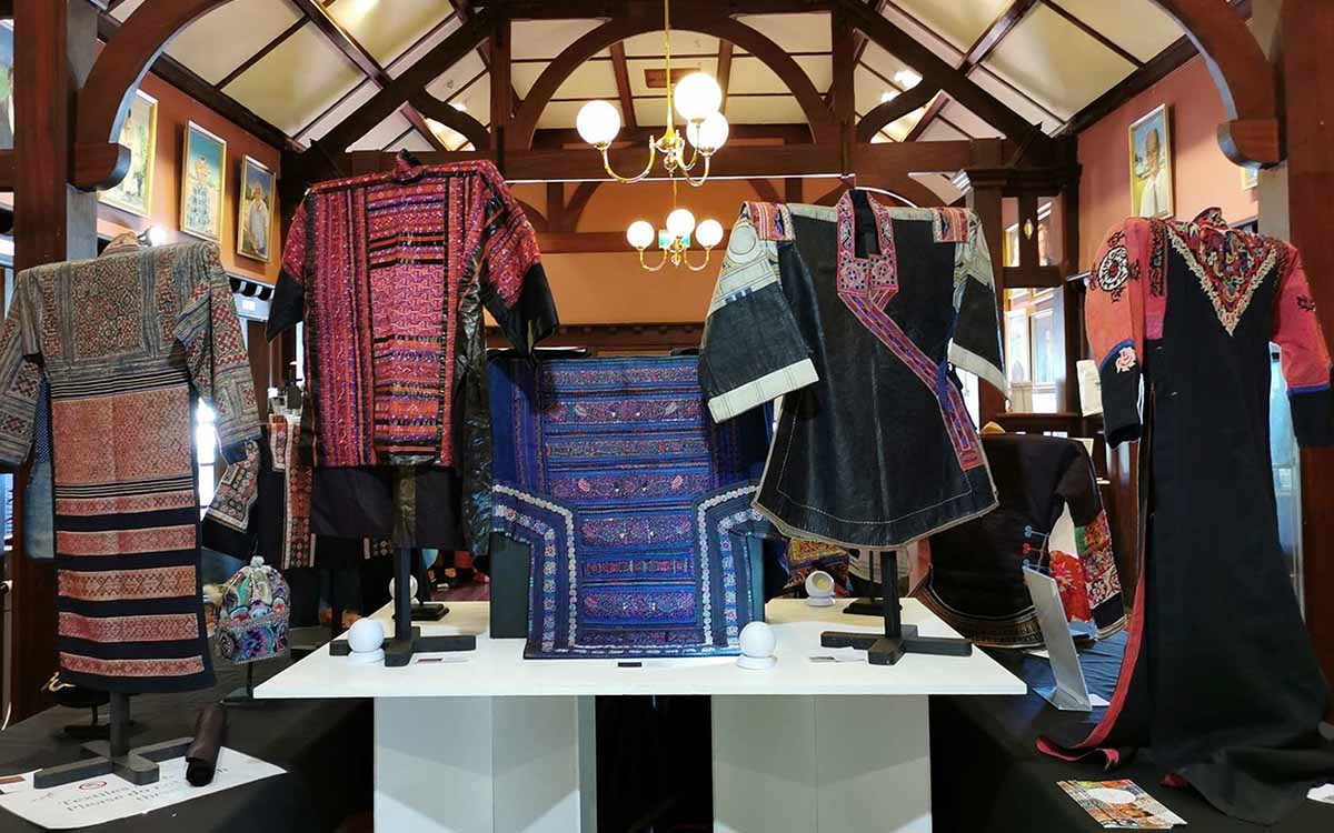 Holman Hawes Textile Collection - Gallery textiles